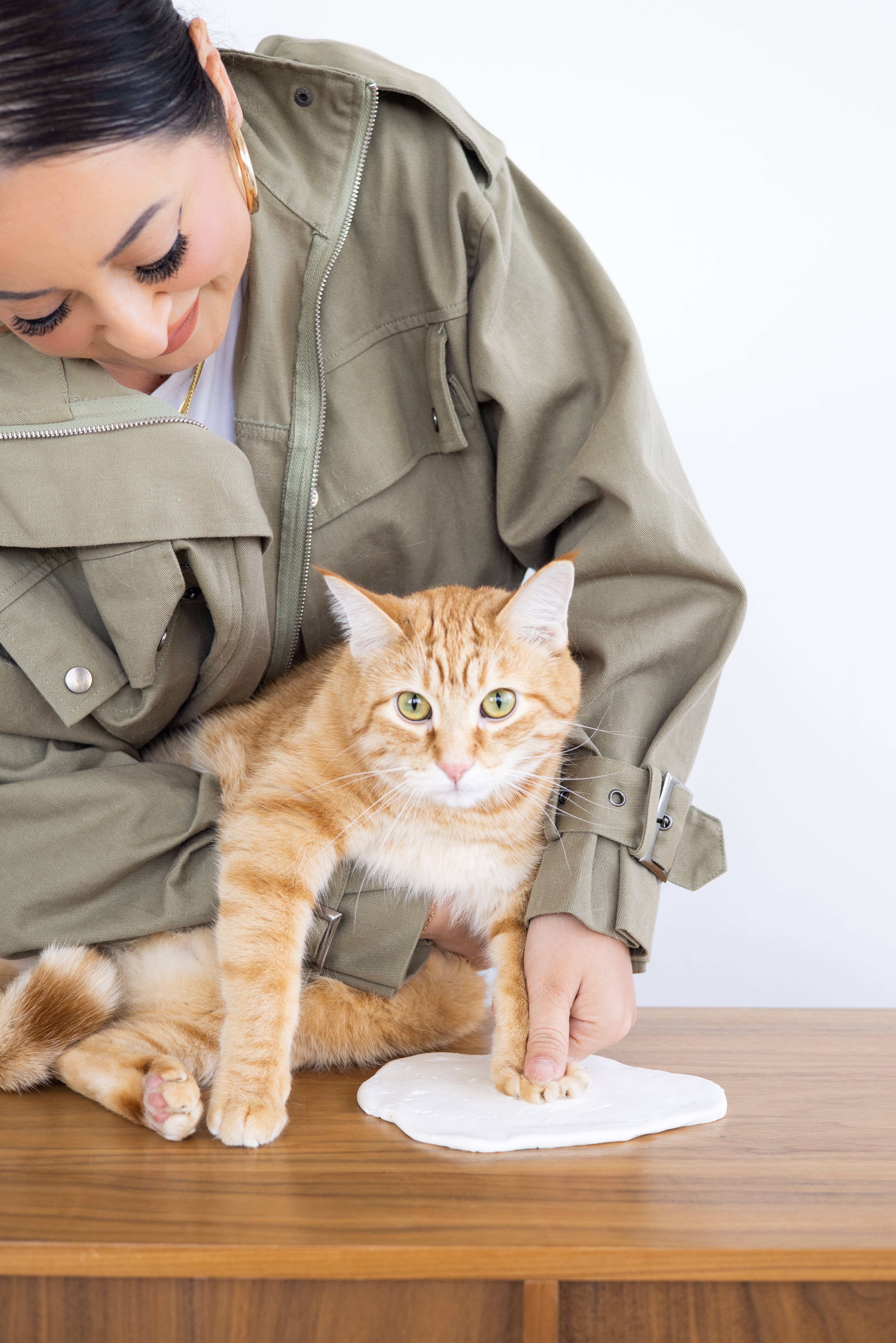 Pearhead - Wholesale Picture Frame - Pawprints Keepsake Photo Frame & Clay Impression Kit10