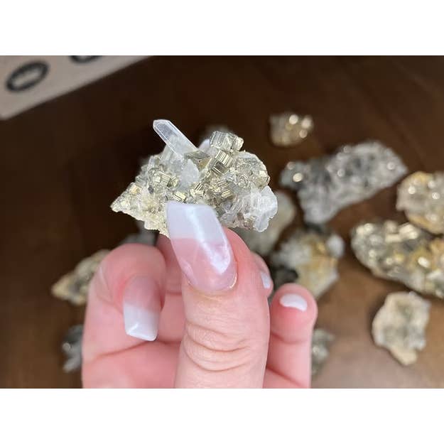 Prettygoods - Wholesale Spiritual Stone/Crystal - Pyrite On Quartz1