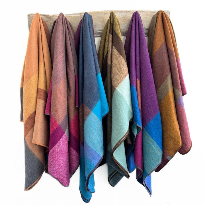 Shupaca Alpaca - Wholesale Throw blanket - Alpaca Throw Blanket - Mosswood5