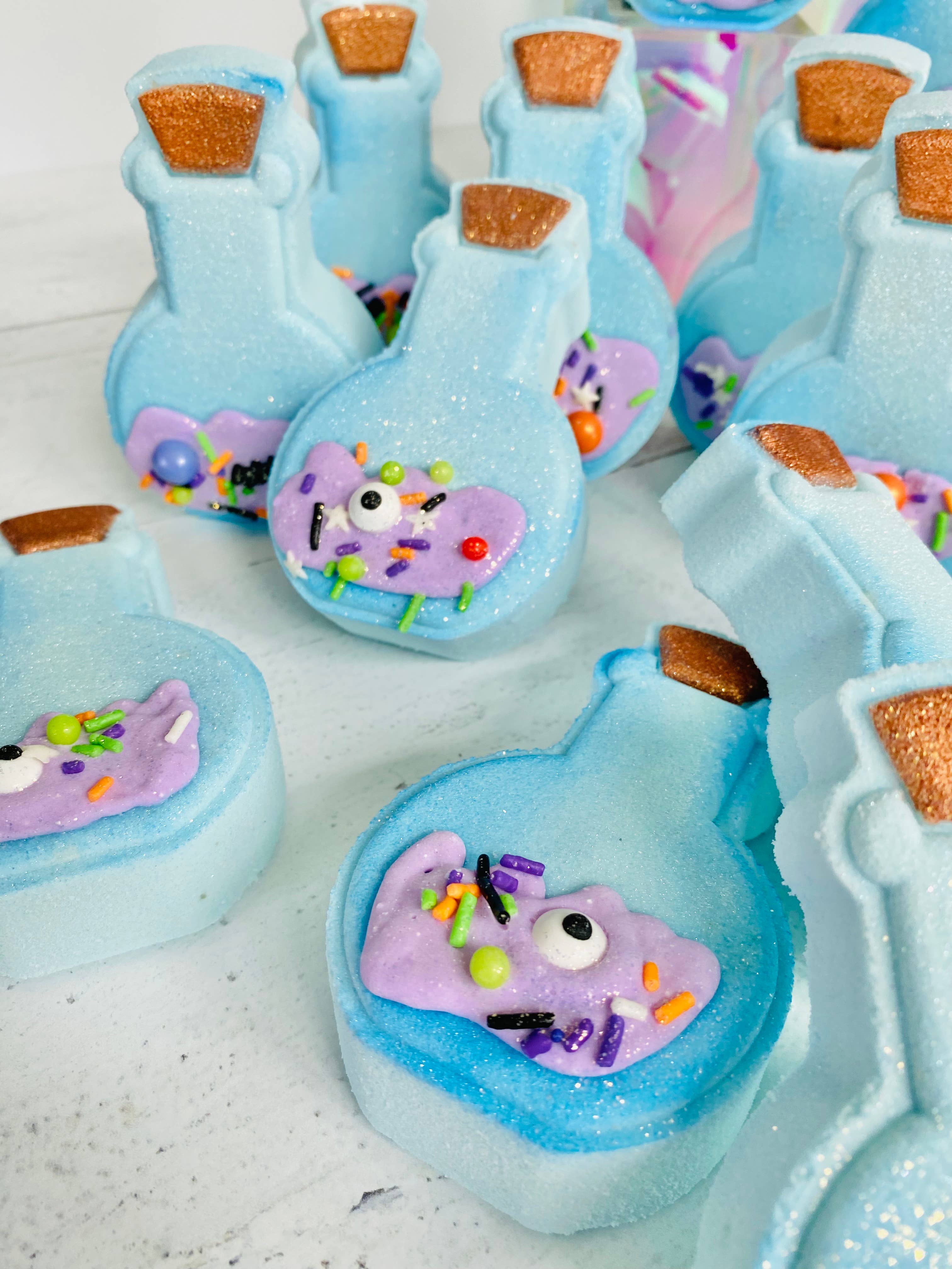 The Burlap Barn Company - Wholesale Bath Bomb/Fizz - Strange Magic Potion Bottle Halloween Bath Bomb4