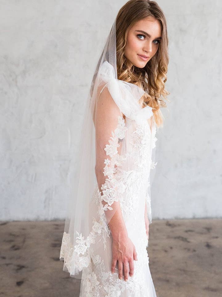 FLORI FINGERTIP VEIL - LACE EDGE 12" FROM COMB for wholesale by Brides & Hairpins