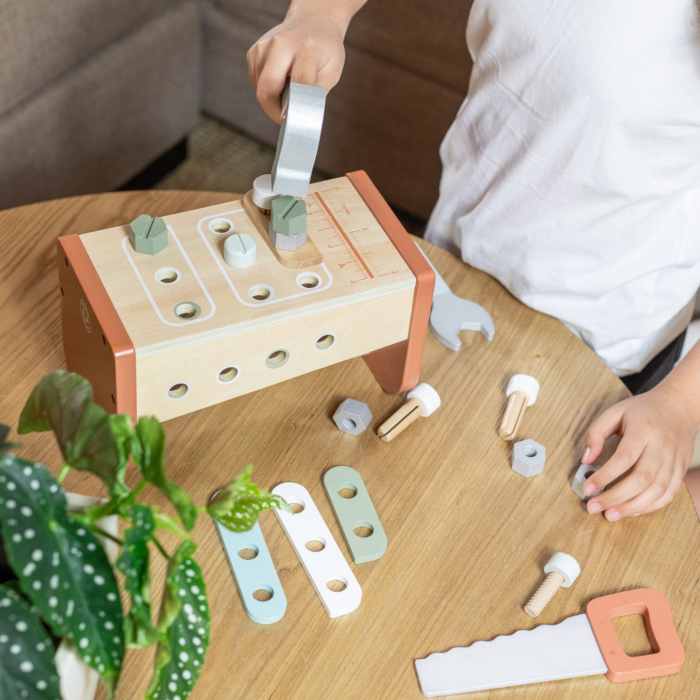 Speedy Monkey – wholesale Wood toy – Child – Tool Box - Workbench (2 in 1)1