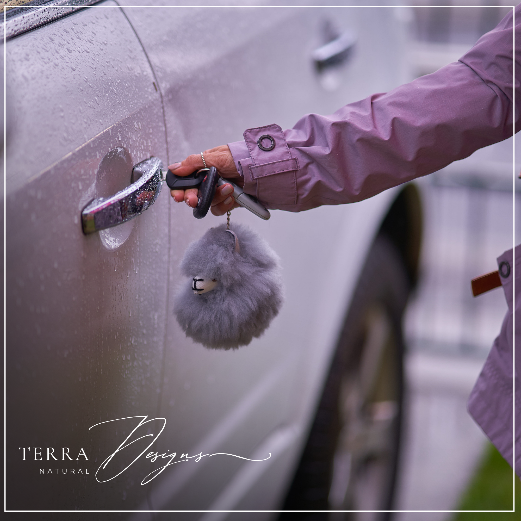 Terra Natural Designs - Venta al por mayor Llavero - Unisex - Llavero de alpaca con pompones en forma de cabeza de llama - Juego de 43