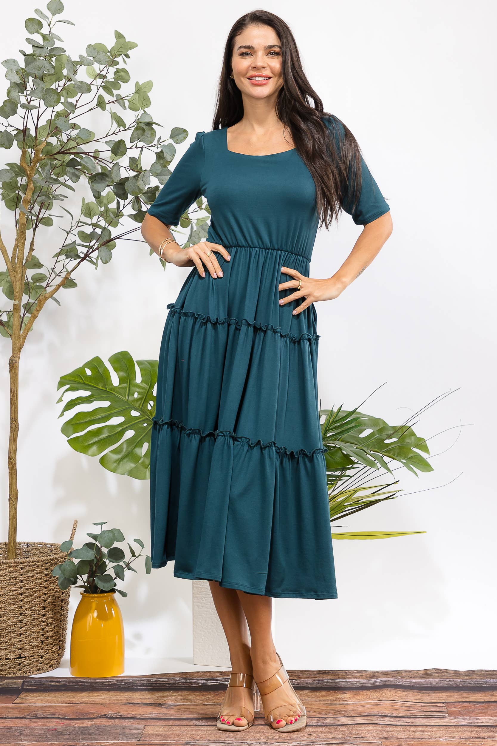 H&H Fashion Inc. – Großhandel Kleid – Damen – JR778X-S Plus Size Stufen-Midikleid mit quadratischem Ausschnitt28