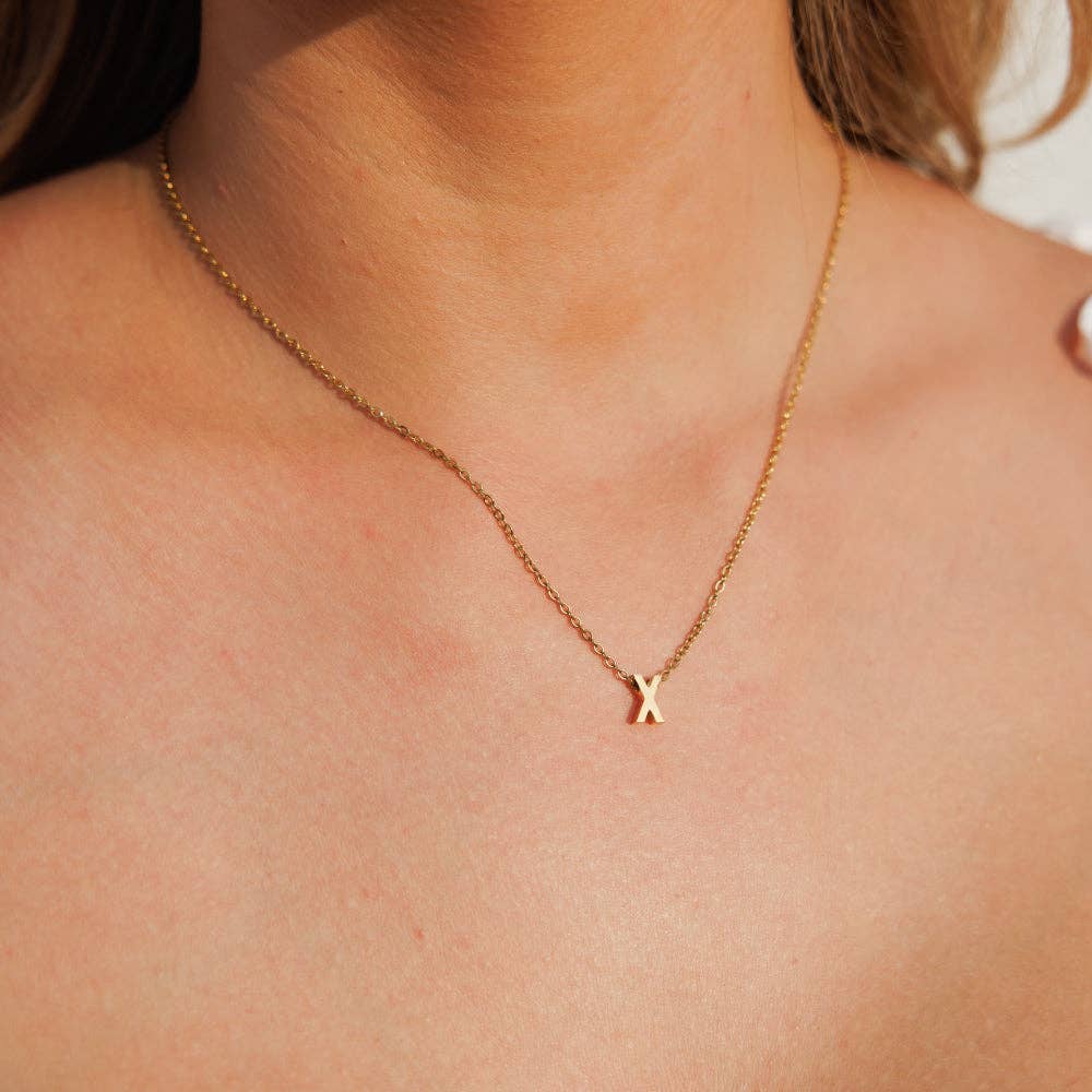 Silk oil of Morocco – Großhandel Kette mit Anhänger/Charm – Initiale Halskette | Amici by Ella24