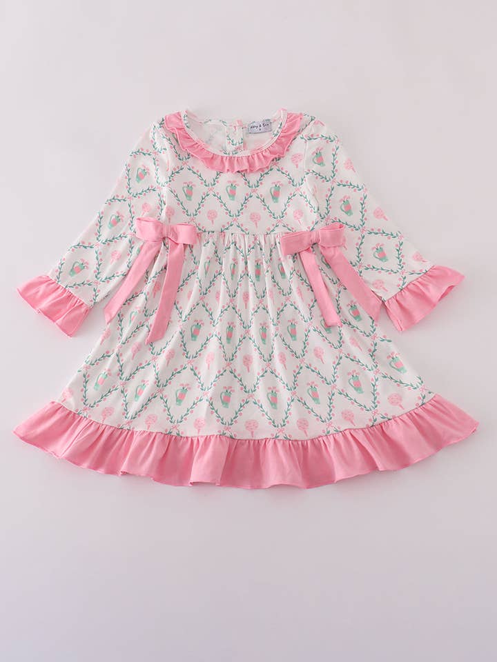 Rosa golftryck volangklänning för wholesale av Mom & Co.