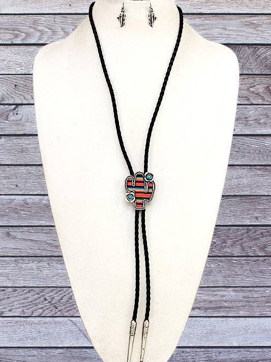 CONJUNTO DE COLLAR CON CORDÓN Y COLGANTE DE CACTUS OCCIDENTAL para venta al por mayor de Andrea Bijoux