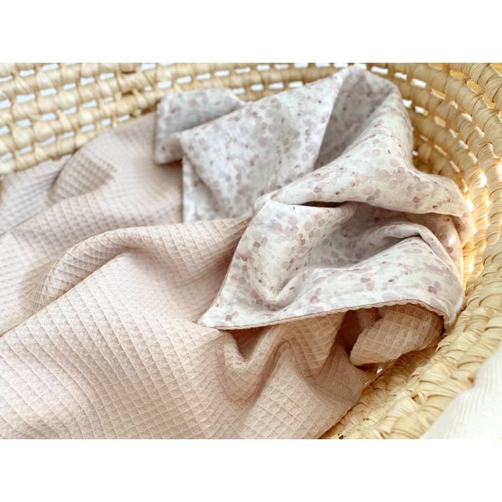 Baby waffle blanket - beige meadow for wholesale by Natural Cuddles
