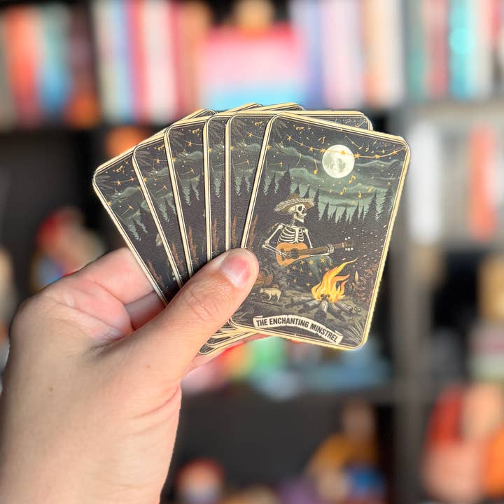 Segnalibro Tarocco Scheletro Musicale Falò - 2x3,5 Inchiostro Lucido per la vendita all'ingrosso da parte di Ink & Omen