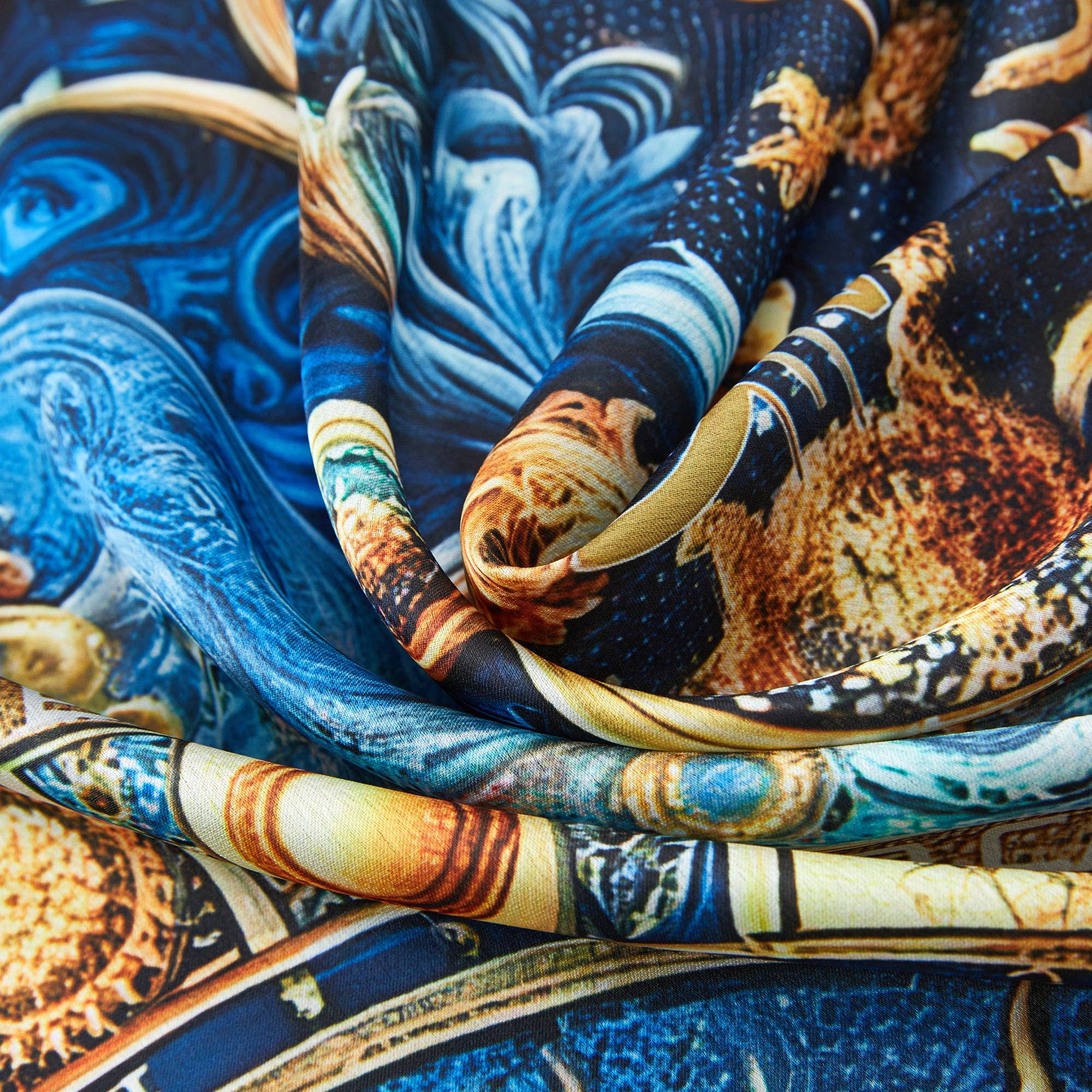 Blu Foulard grande quadrato in seta Zoé Sunkissing in vendita all'ingrosso su Faire5