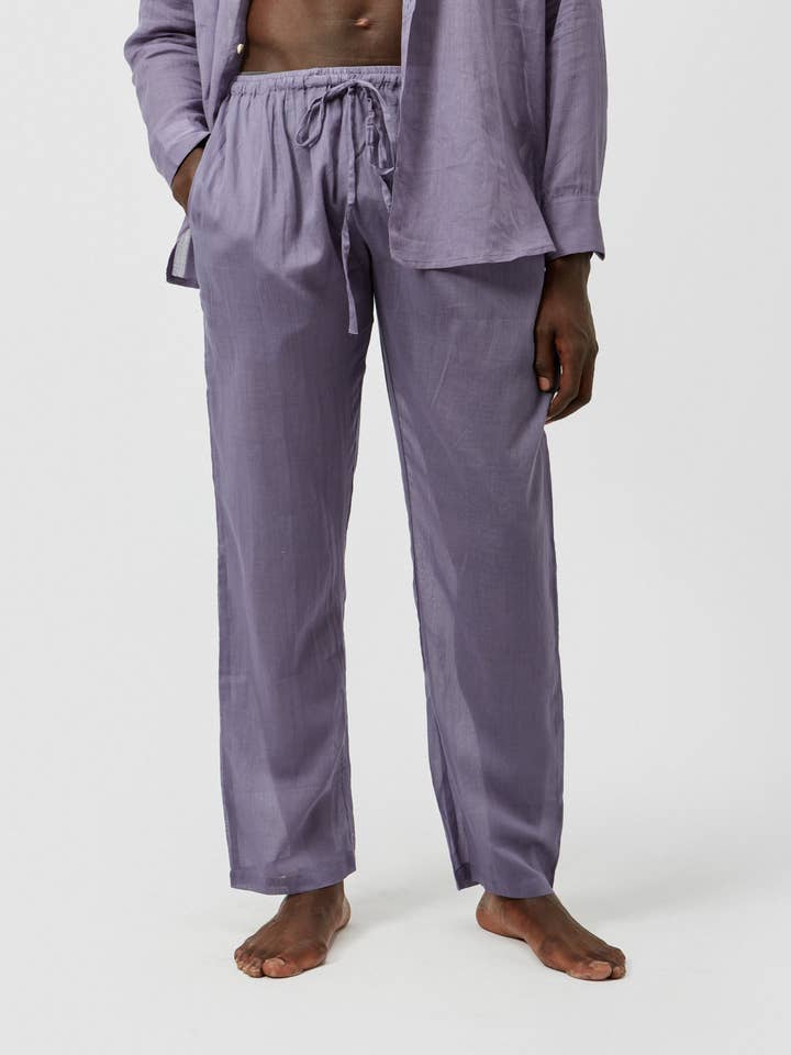 UNVERZICHTBARE HOSE IN VIOLETT für den Großhandel von C.R.T.D