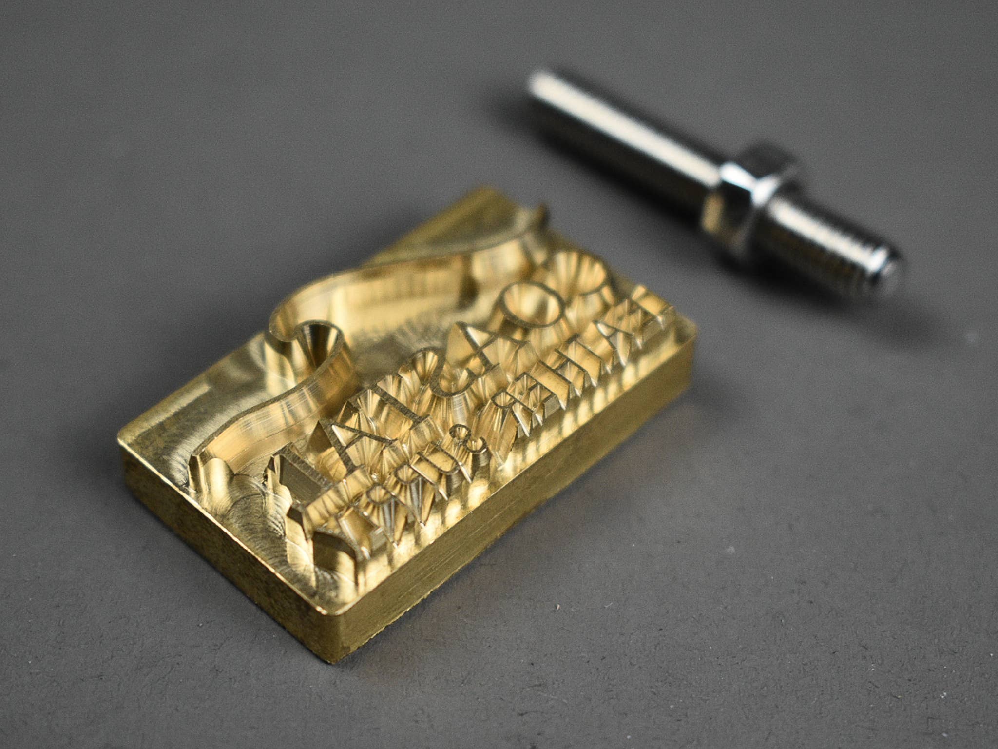 Integral Leather - Vendita all'ingrosso Timbro in gomma/decorativo - Personalizzazione del logo con stampa a rilievo4