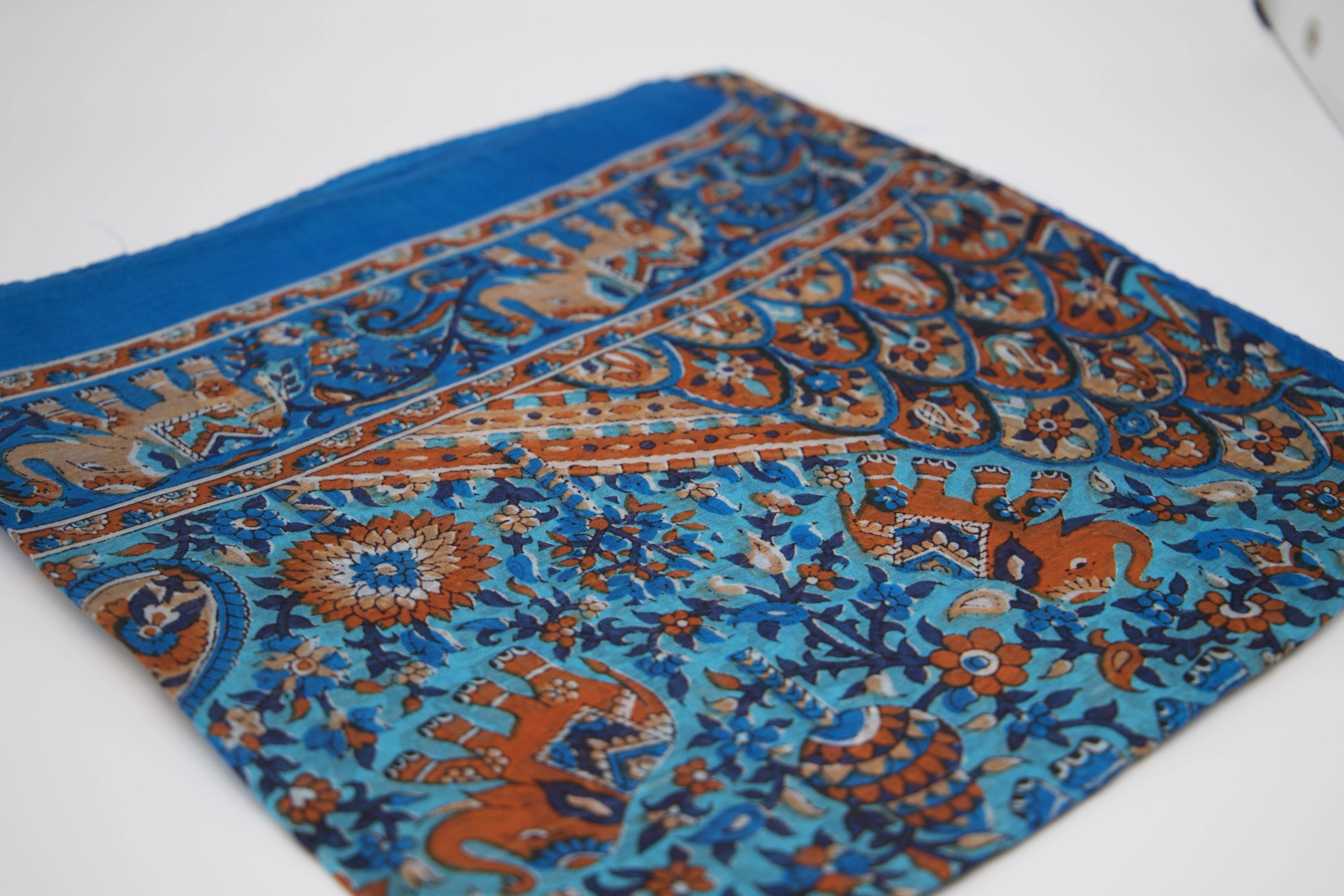 Indie Corner – Cachecol - Mulher por atacado – Lenço quadrado de seda6