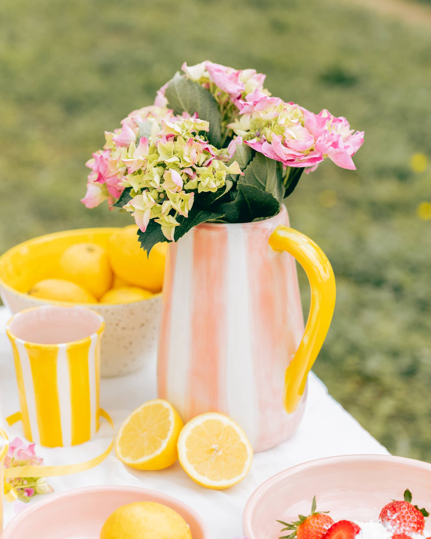 Alfar Tierra Cocida - Vendita all'ingrosso Caraffe - Brocca in ceramica con righe rosa e gialle 21 cm - VALENTINA