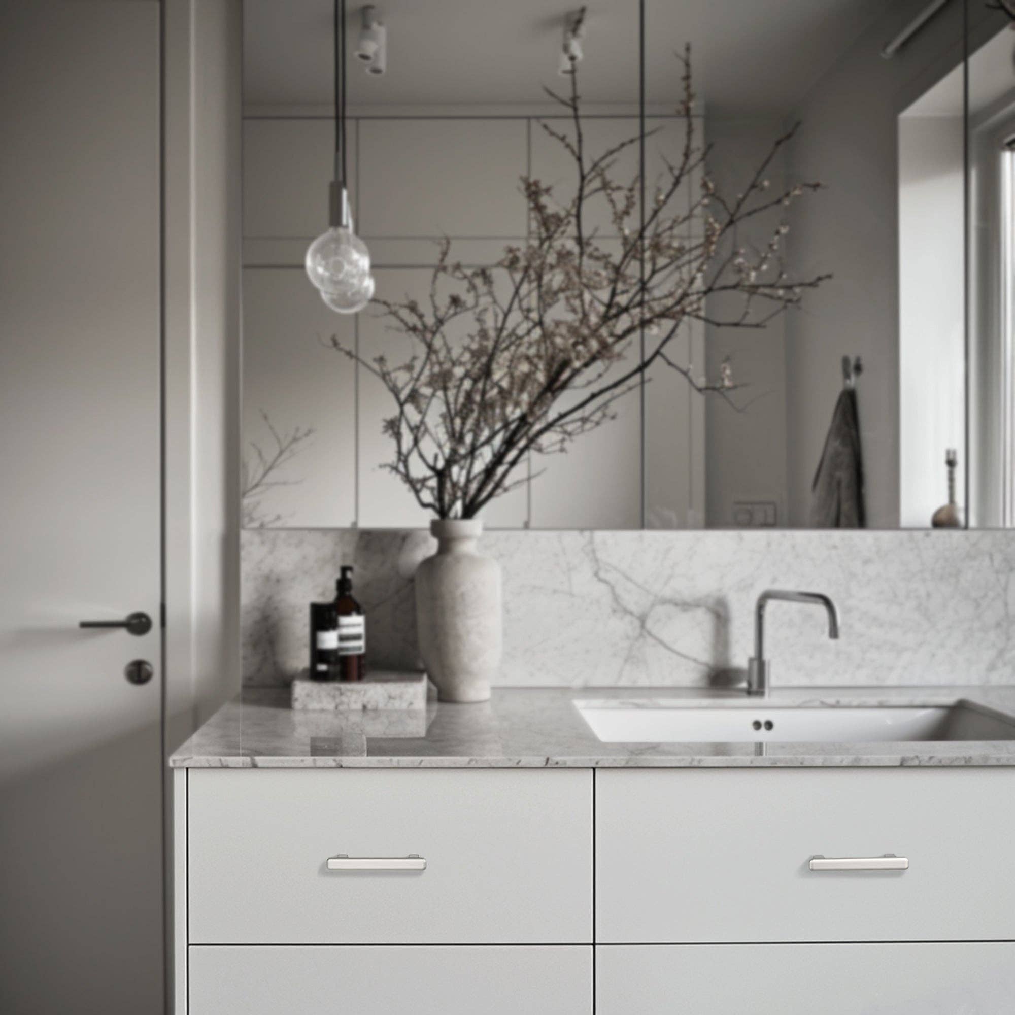 Island Universe Hardware Inc. - Venta al por mayor Pomos/tiradores - Tirador de Barra Plana con Borde Curvo Moderno27