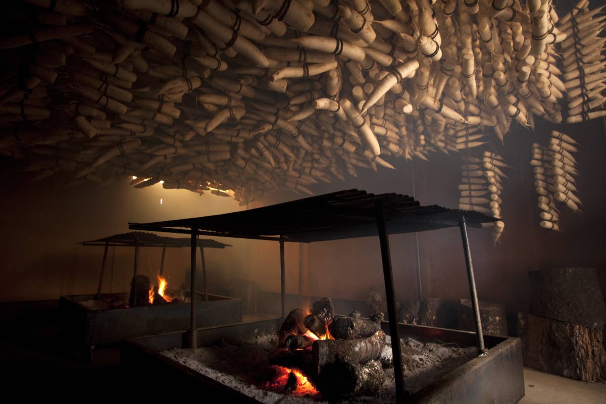 Japan Artisans - Wholesale Pickled Vegetables - Kinnokura-Smoked Radish 300g Smoky Vegan Iburigakko5