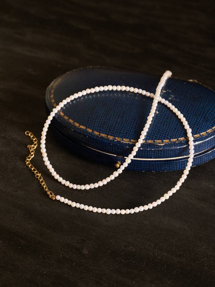 Collana Classica di Perle a Filo per la vendita all'ingrosso da parte di Camellia NYC