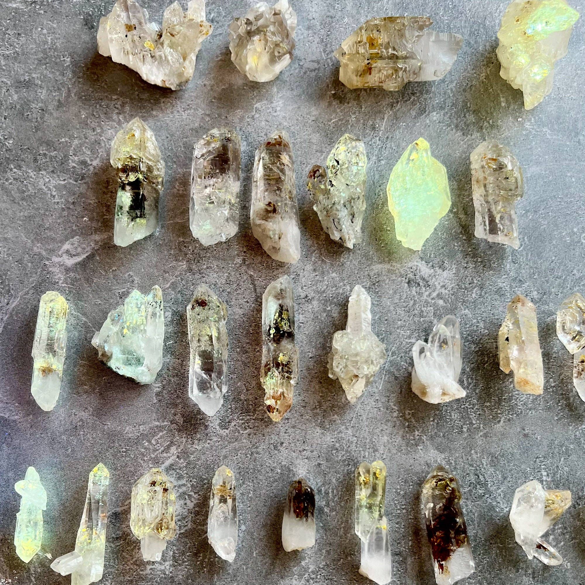 Mandala Gems – Pedra/cristal espiritual por atacado – Espécimes de Quartzo de Petróleo Vaga-lume de Madagáscar11
