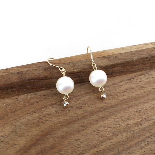 E24066 Muschelperlenohrringe für den Großhandel von Pretty Persuasions