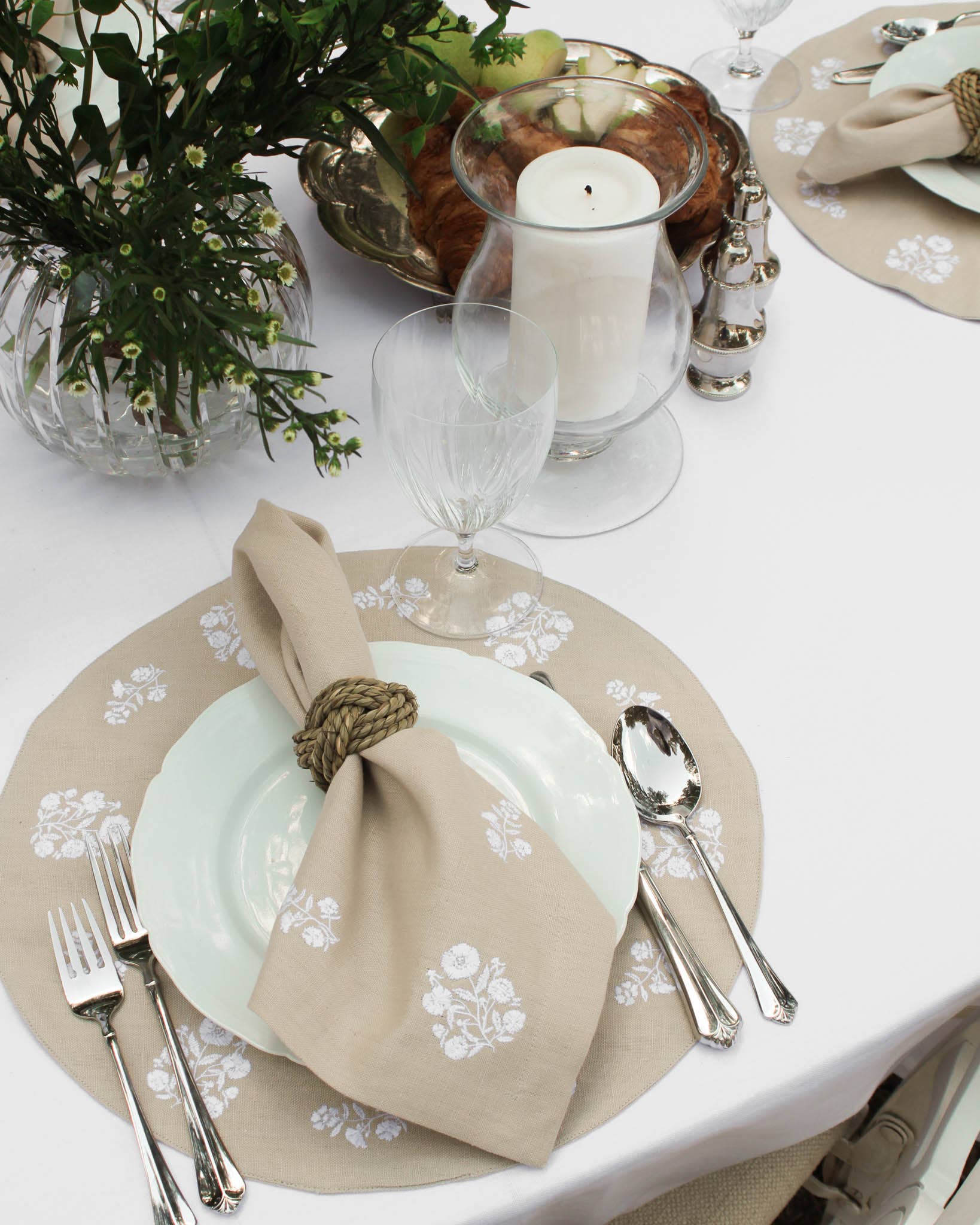 Natural White Embroidered Dinner Napkins in Linen Cotton, Set of Four for wholesale on Faire15