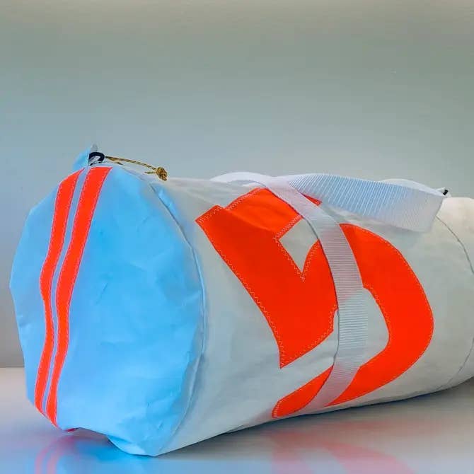 Sac de sport en toile de voile recyclée personnalisé Zero Waste Sport pour la vente par Bientot Dimanche