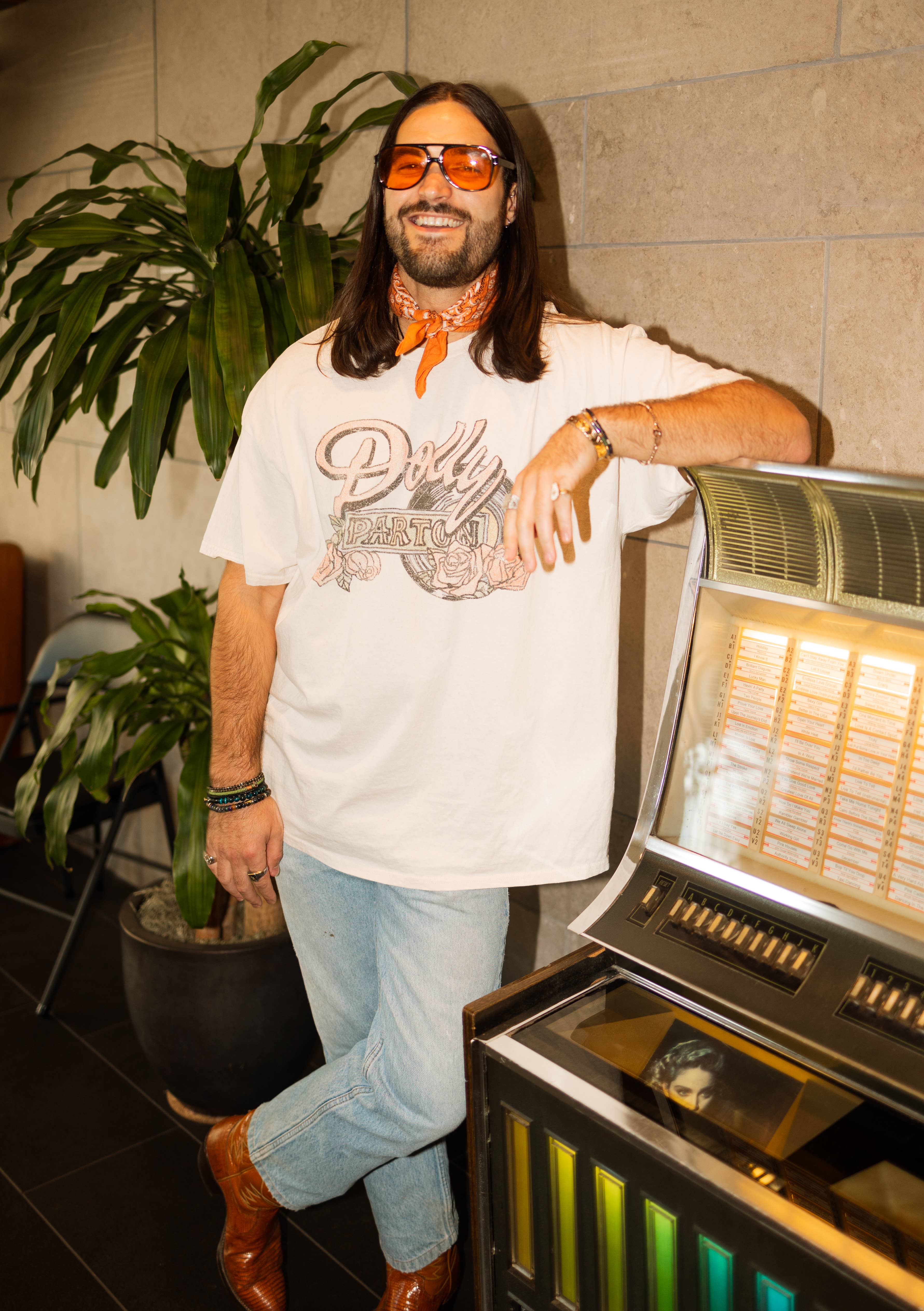 LivyLu - Wholesale Screen Printed T-Shirt - Unisex - Dolly Parton Rose Record Off White Thrifted Graphic Tee4