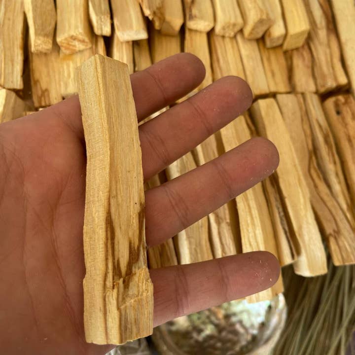 CaNatureLover - Wholesale Smudge Stick - Palo Santo, Organic Wholesale Palo Santo Sticks from PERU