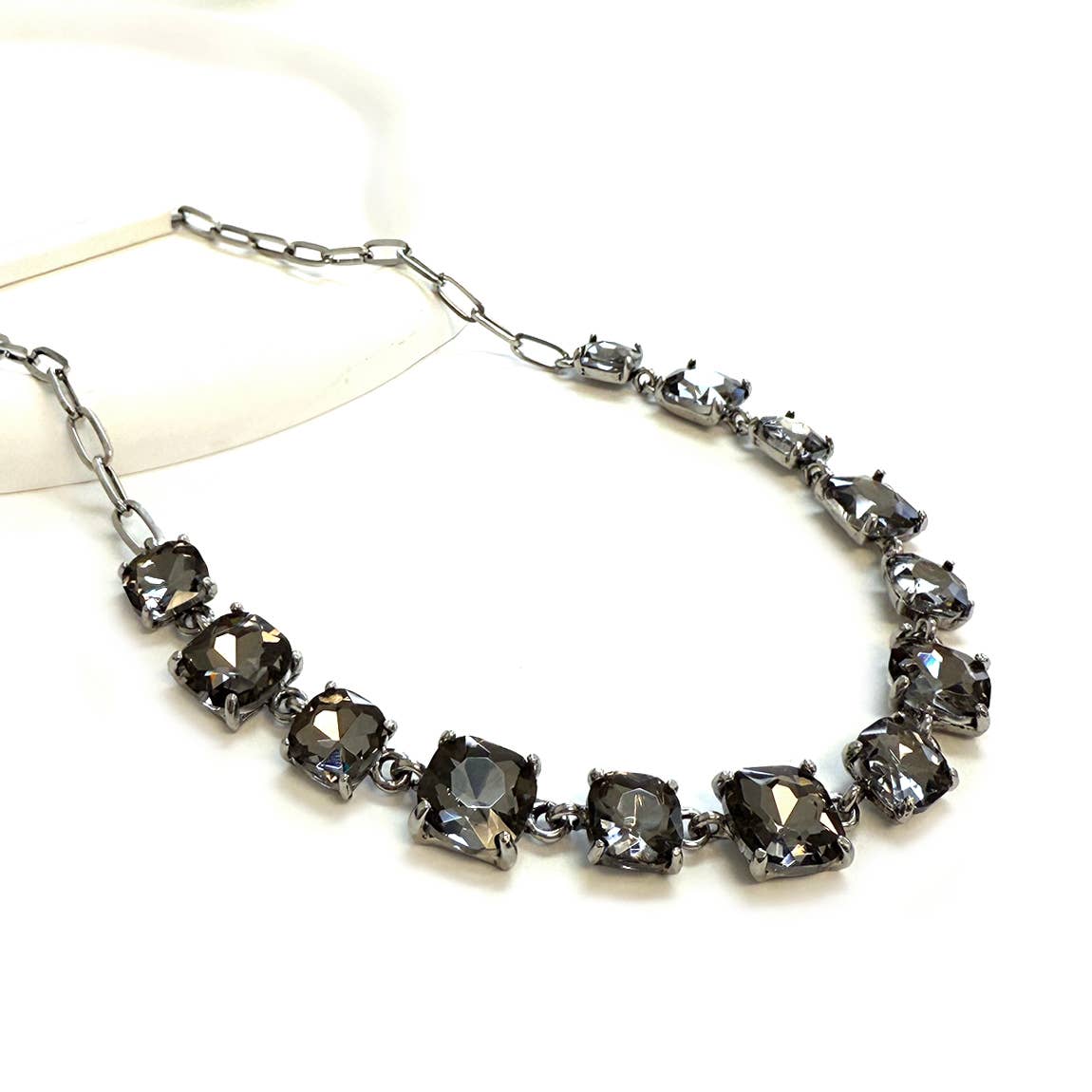 StarryNYC - Vente Collier maille et chaîne - Collier à chaîne à maillons en cristal carré en verre taillé en coussin36