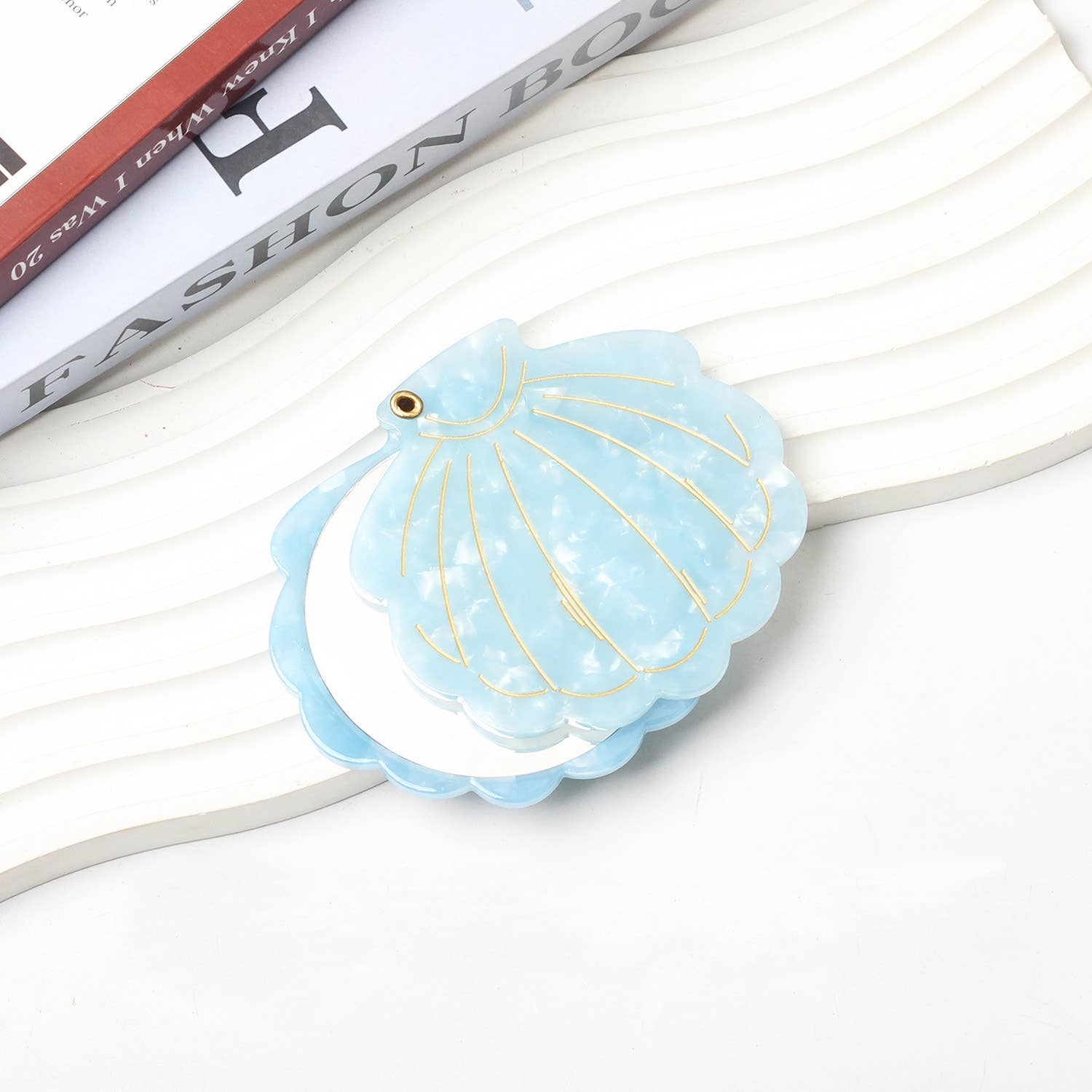 SoapElenGlen - Wholesale Compact Mirror - Chic Shell-Shaped Compact Mirrors for On-the-Go Touch-Ups2