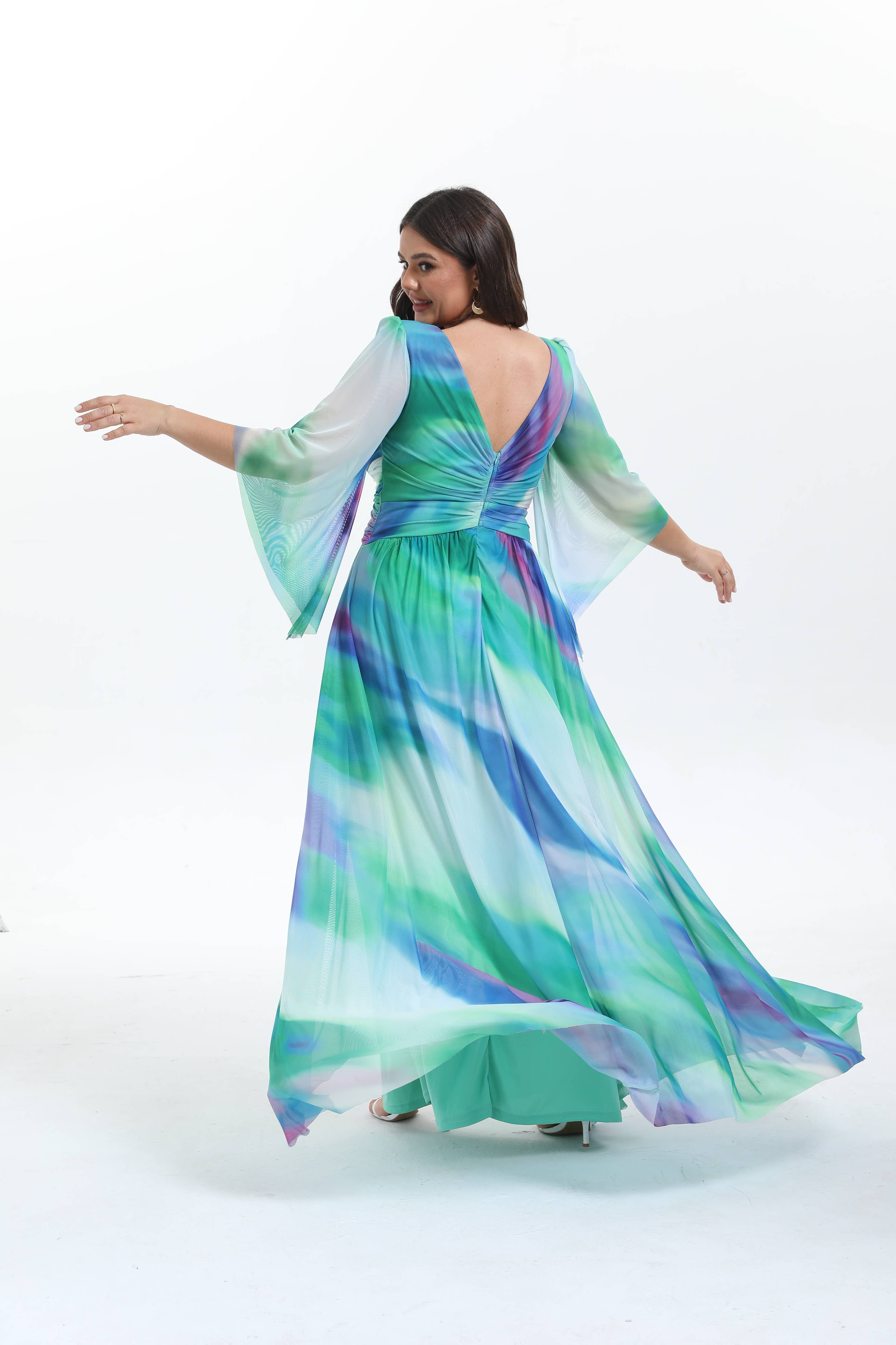 Lucas & Emma - Sarl RJ & co - Wholesale Dress - Women's - Plus size long flared dress with mid-length sleeves 2537-16