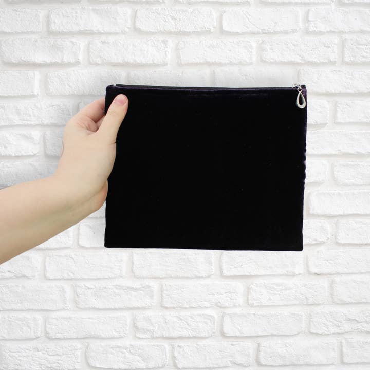 Dana Herbert – wholesale Pouch – Women’s – Silk Velvet Pouch15