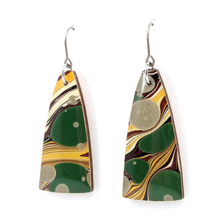 Boucles d'oreilles modernes pendantes en marbre jaune, vert et gris pour la vente par autumn + tree