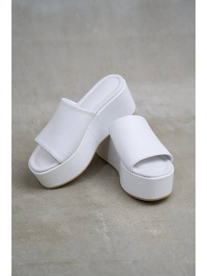 Nenya Fashion Limited – wholesale Sandals – Women's – VIM Leather Platform Sabots