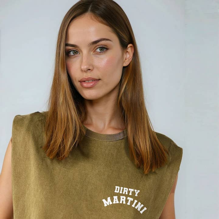 Camiseta sem mangas tingida Dirty Martini por atacado de House of Lulu