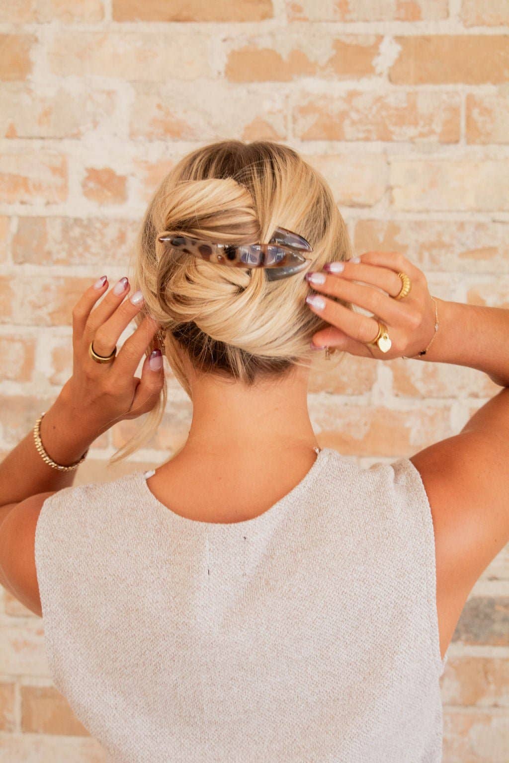 Shop Andi - Wholesale Hair Clip - Women's - XL Pointed Duckbill Claw Clip9