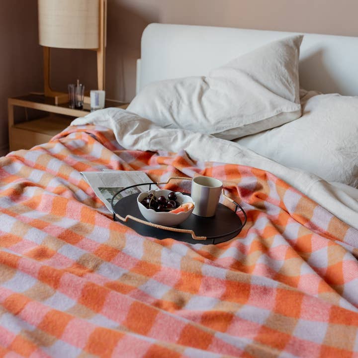 TBCo - Vente Plaids - Couverture en laine recyclée à carreaux orange1