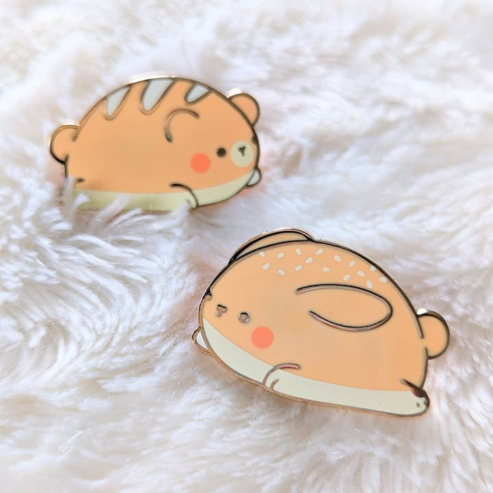 Épingles en émail Fresh Buns pour la vente par Arcasian