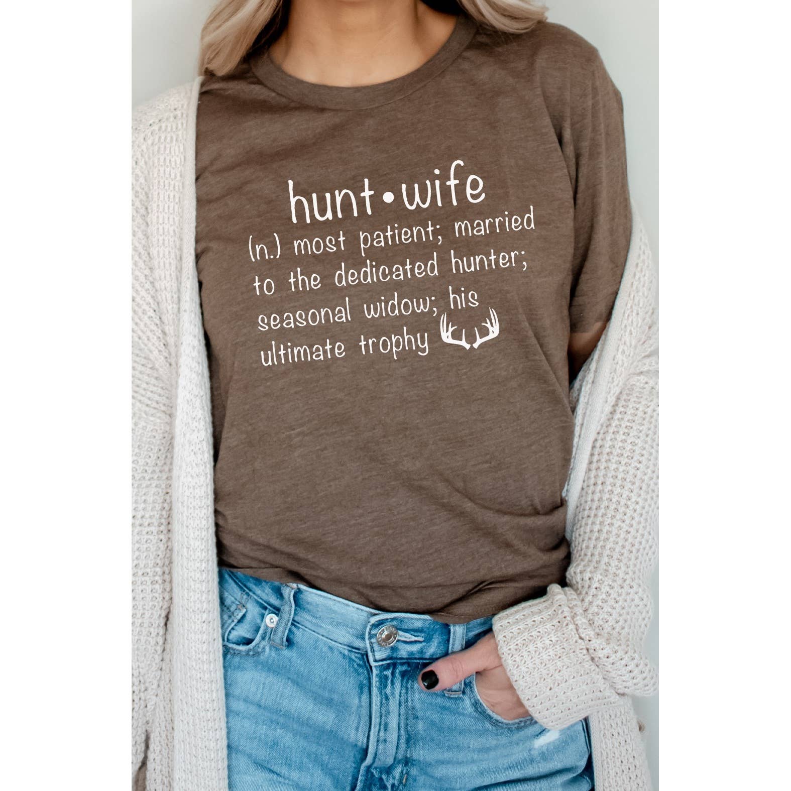 Kissed Apparel – wholesale T-shirts med screentryck – Dam – Hunt Wife Antlers Hunting Season Höst Grafisk Tee1