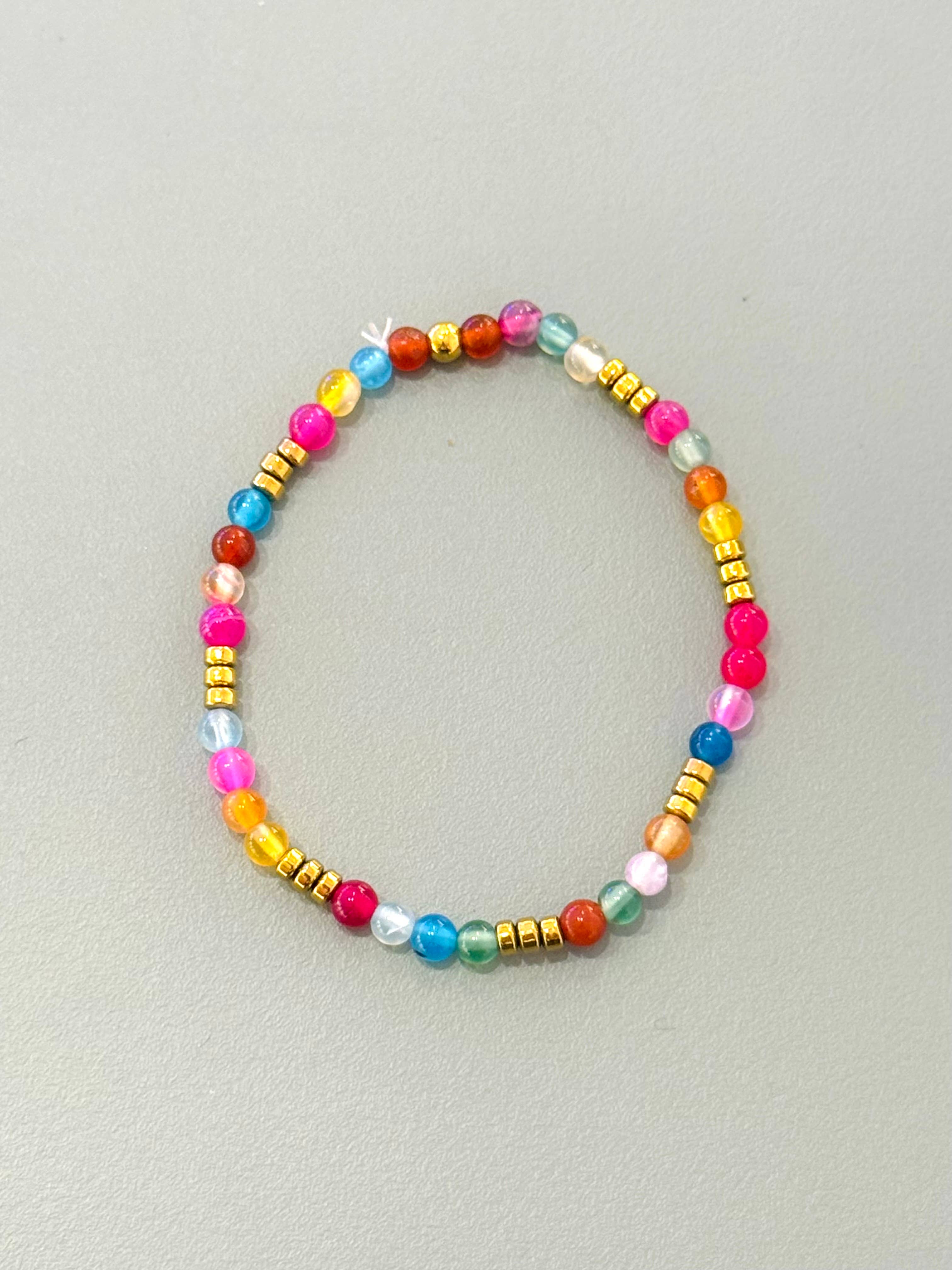 Cassette Barcelona – Engroshandel Perlearmbånd – Aloa elastisk sommerarmbånd med mineralsten9