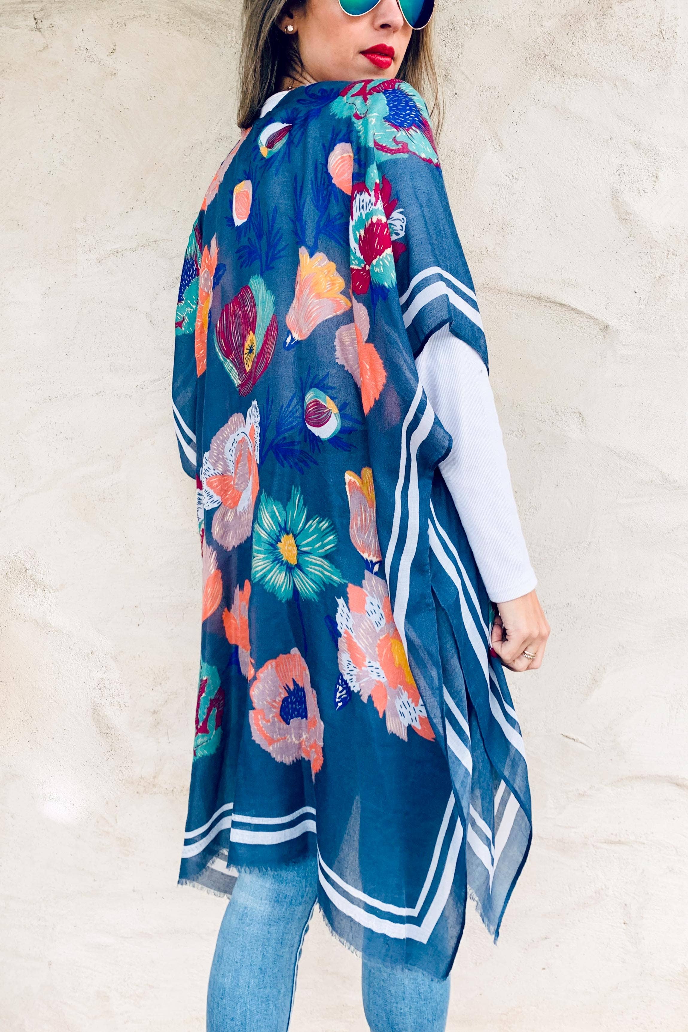 AMOLI – Engroshandel Kimono - Dame – Blomstret Trykt Kimono Cardigan Med Frynser2