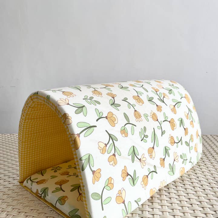 No Furries Delights - Wholesale Pet Bed - Cat/Dog - Yellow Daffodils - LARGE Hoppy Hideaway Tunnel