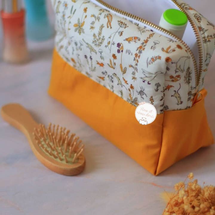 Calisson toilet bag for wholesale by Rose et rêves dorés