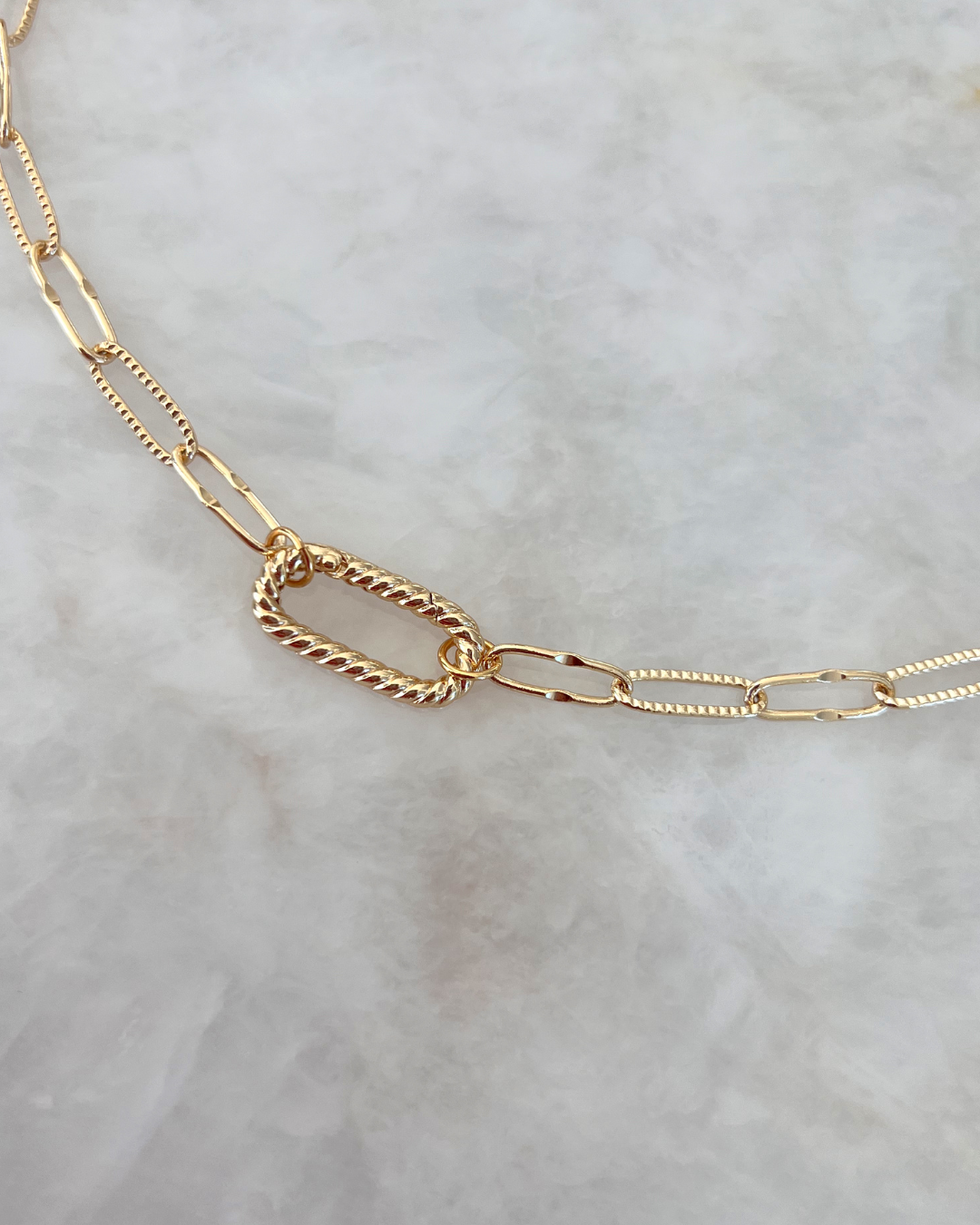 It's Especially Lucky - Wholesale Link & Chain Necklace - Dainty Textured Chain4