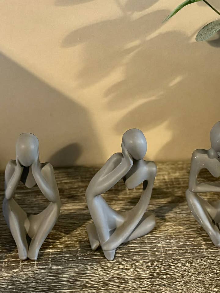 Thinker Figurensatz für den Großhandel von EMB Pretty