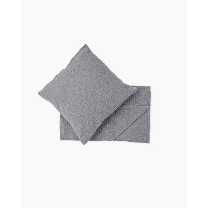 Delfina&Co - Wholesale Throw Blanket - Cable Knit Cashmere Throw & Pillow Cover Set