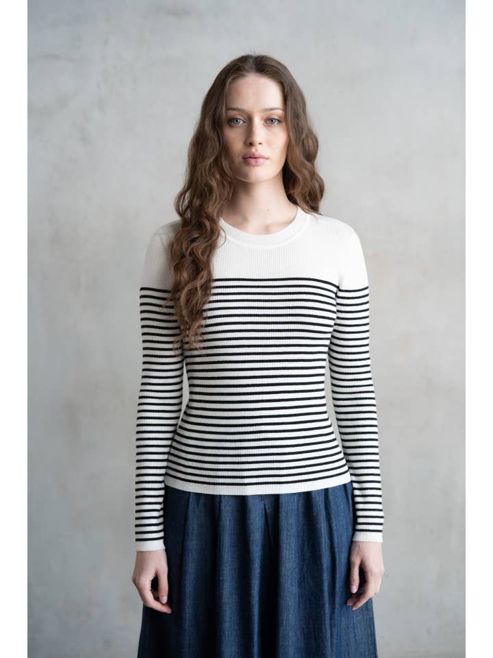 ELLE GREY - Wholesale Knit Sweater - Women's - STRIPED CREW NECK KNIT SWEATER1