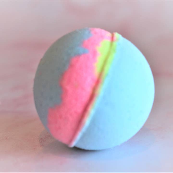 Bombe de bain HAPPY pour la vente par Eileen's Essentials, llc