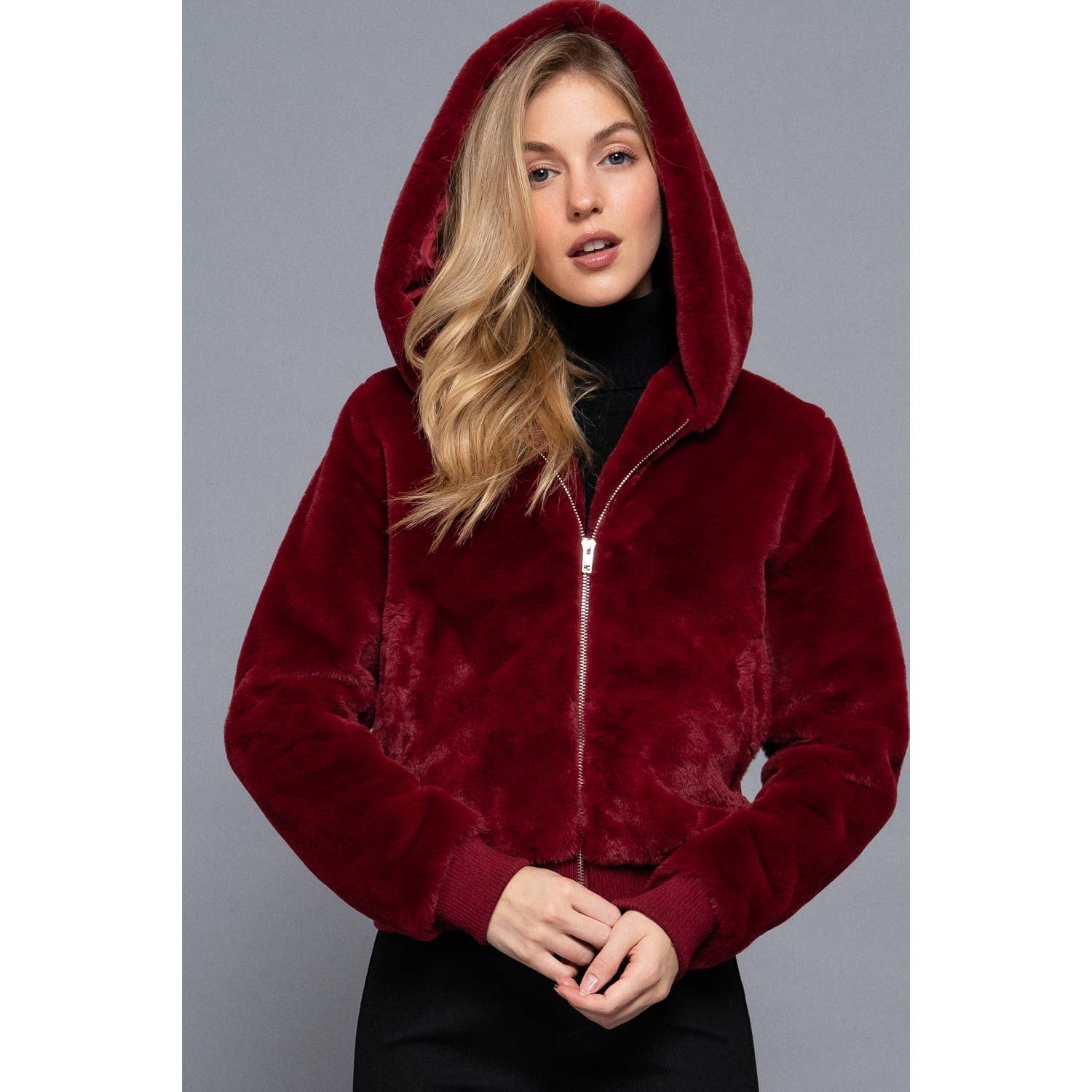 HiteJeans - Vente Veste – femme - VESTE À CAPUCHE ZIPPÉE EN FAUSSE FOURRURE19