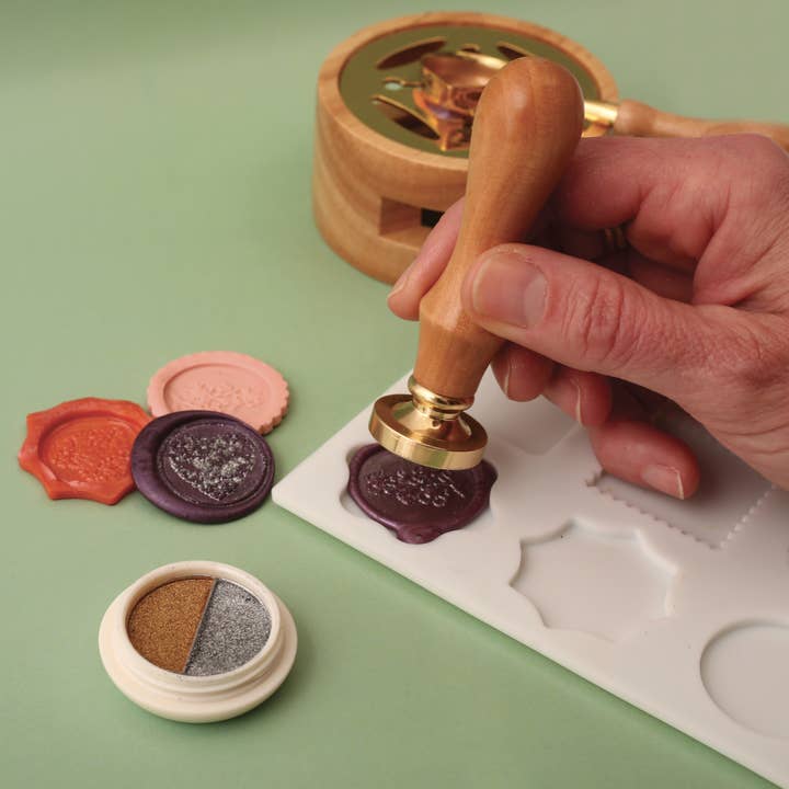 Graine Créative - Wholesale Retailer Display - Paper & Novelty - GOLD AND SILVER POWDER FOR WAX SEAL2