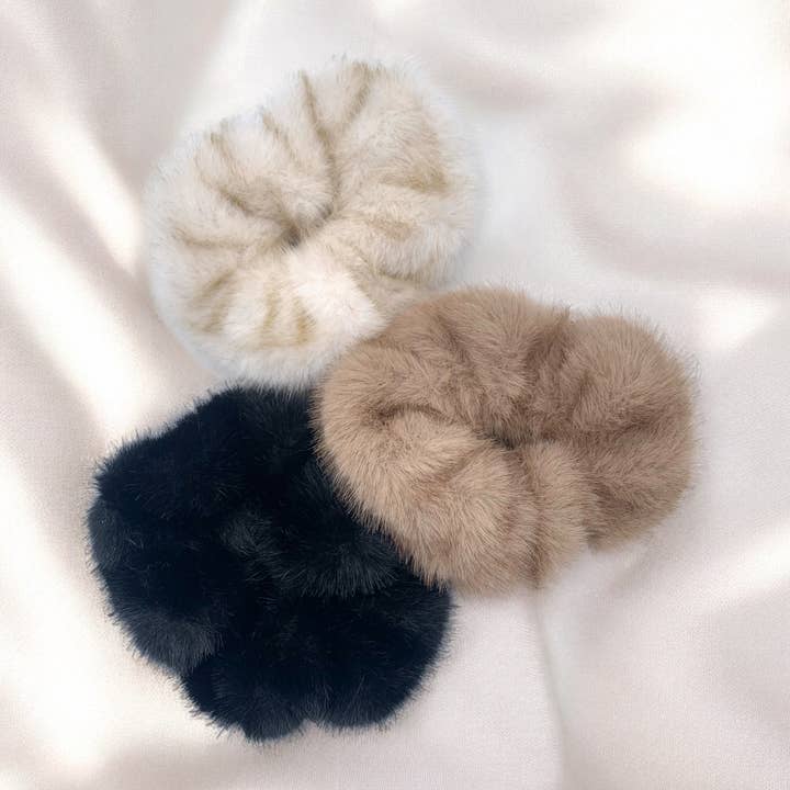 BYREN | ÉLINE L'ATELIER - Wholesale Scrunchie - Women's - Faux fur scrunchie FQ8